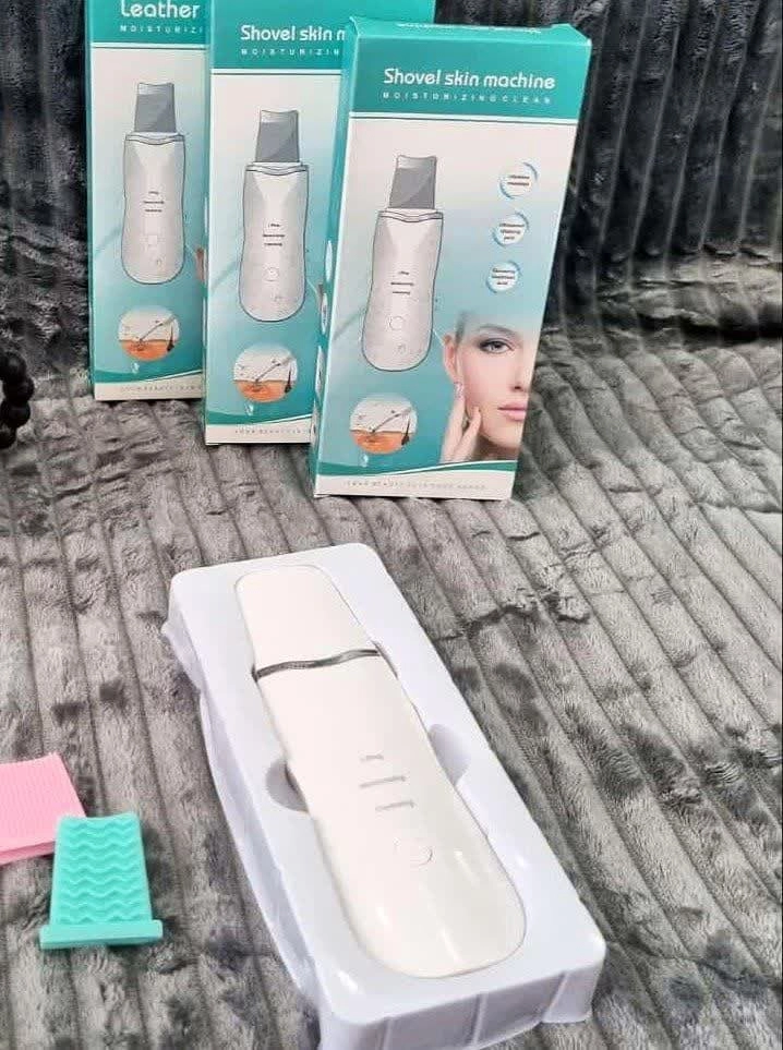 درما اف یا اتوی صورت  دارای خاصیت پاکسازی و جوانسازی پوست و لیفت صورت